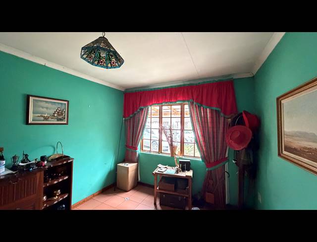 15 BEDROOM FREEHOLD FOR SALE IN FAIRLEADS